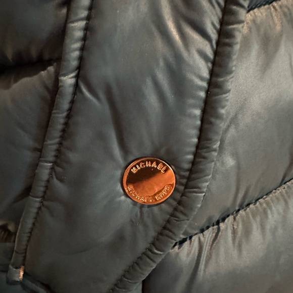 MICHEAL Micheal Kors puffer jacket with hood size 10/12 - Picture 6 of 10